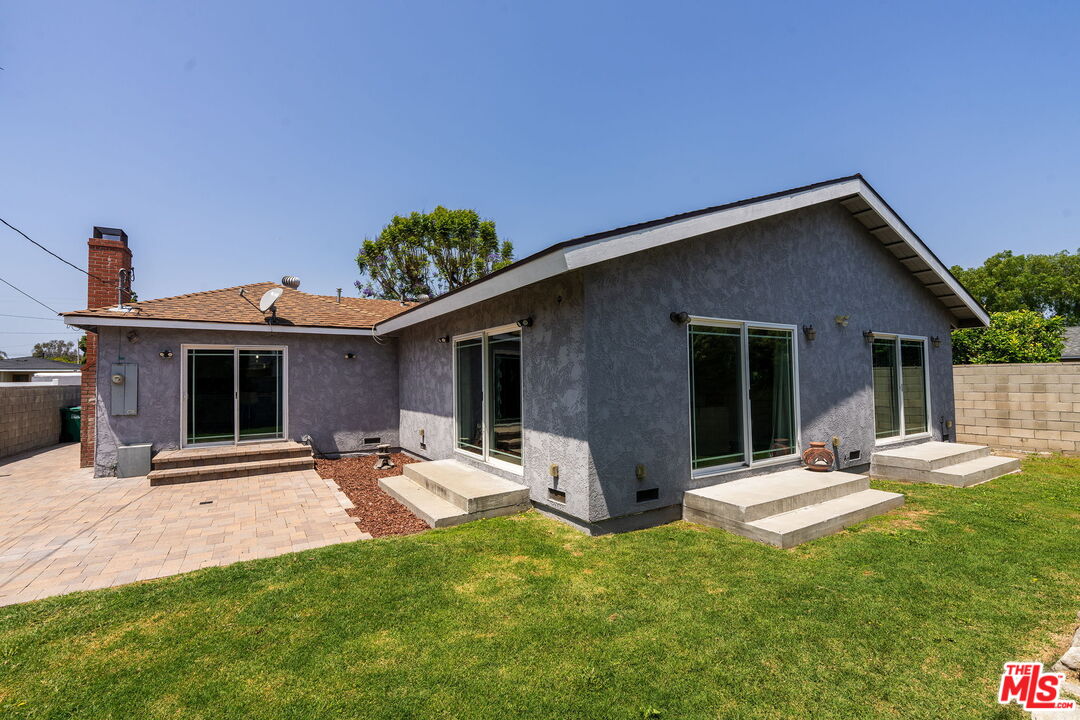 2528 Zandia Ave