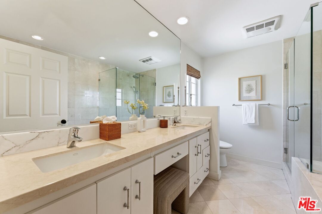 821 14th St Unit: 1