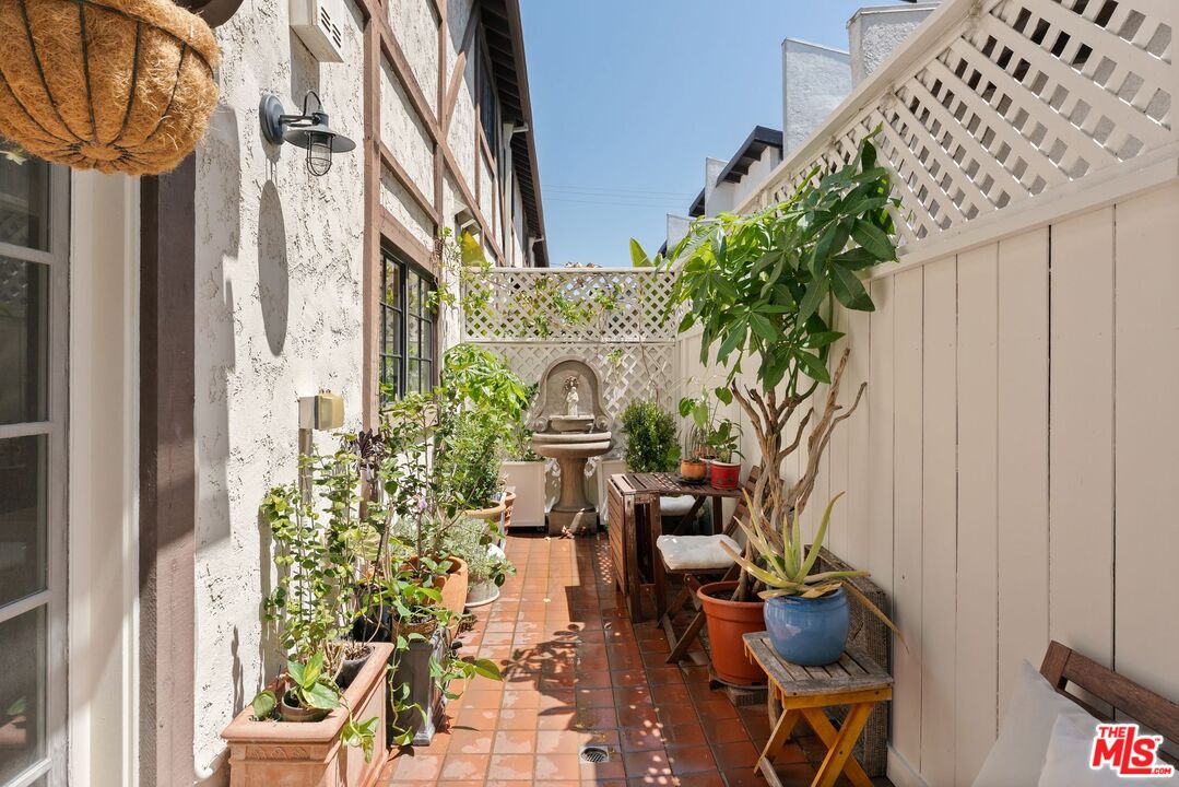 821 14th St Unit: 1