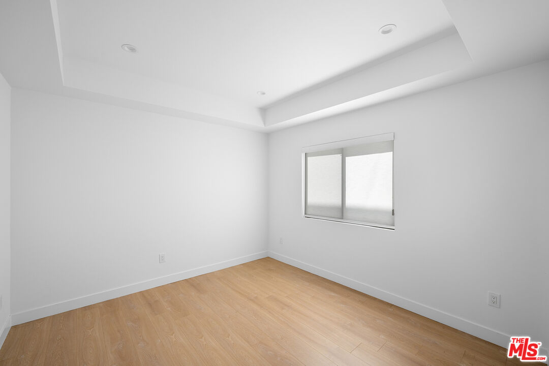 5826 Craner Ave Unit: 5826