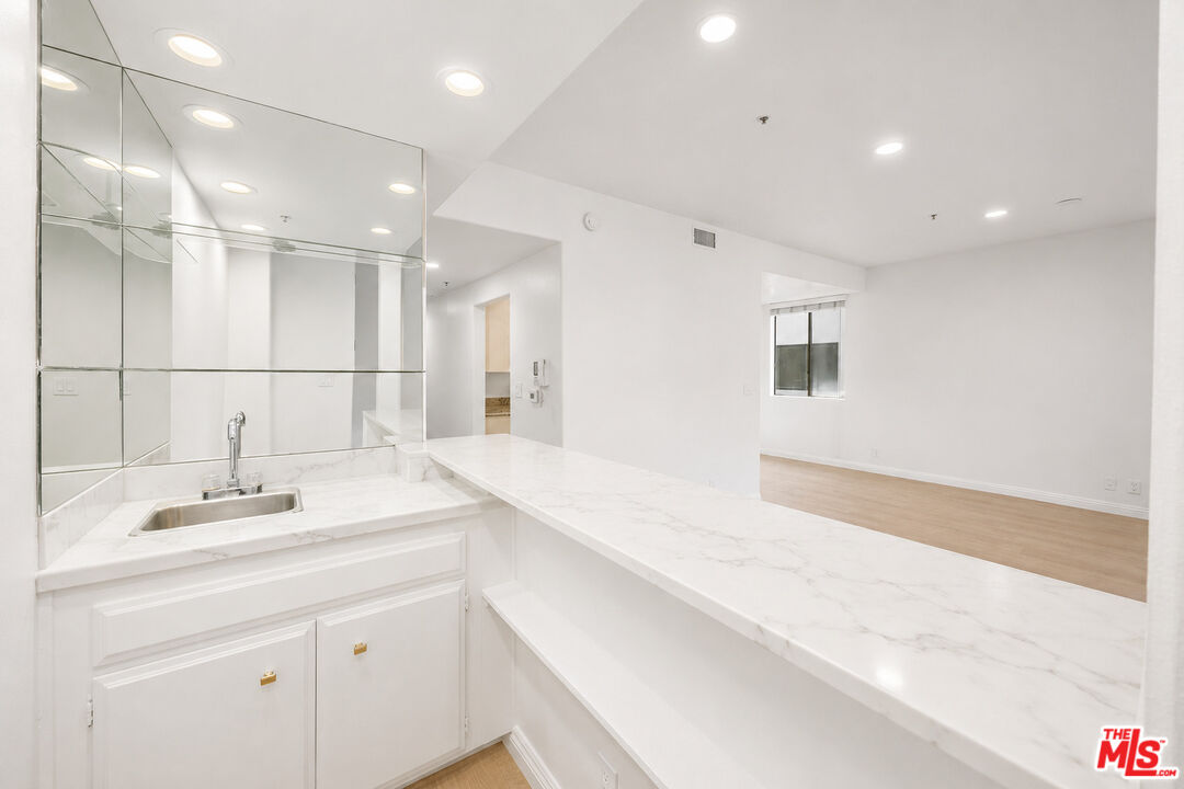 9836 Vidor Dr Unit: 1B