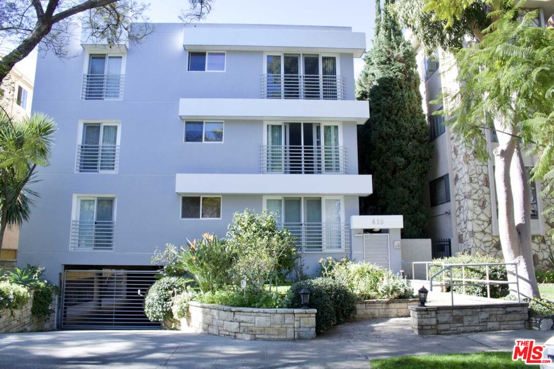 415 N Palm DR Unit: 301