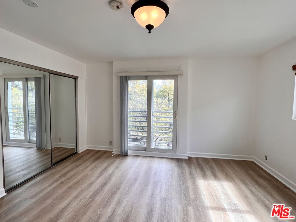 415 N Palm DR Unit: 301