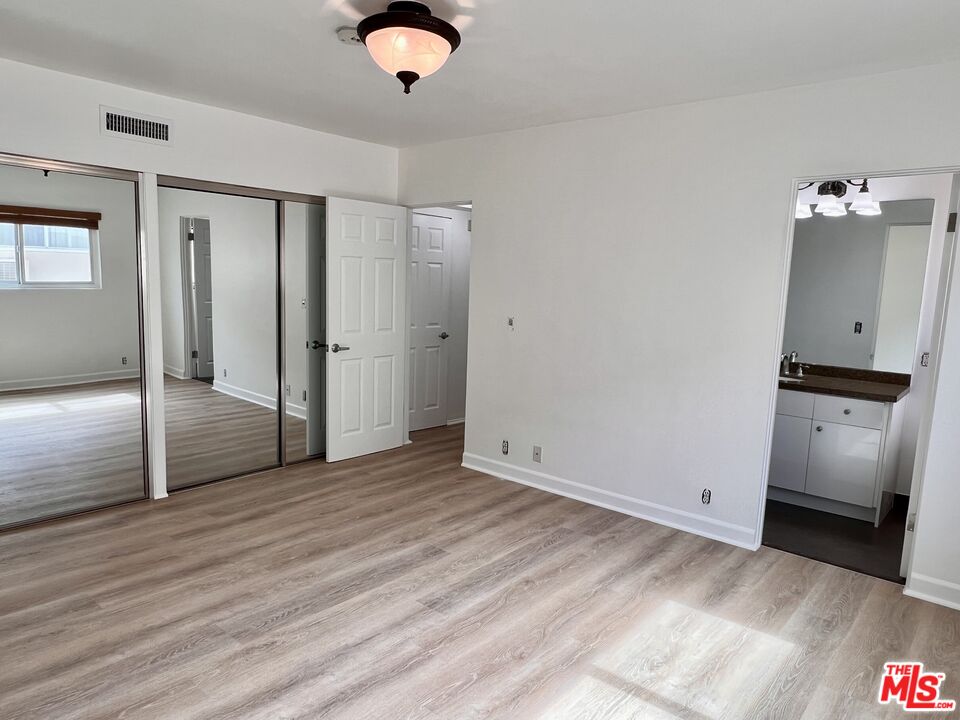 415 N Palm DR Unit: 301