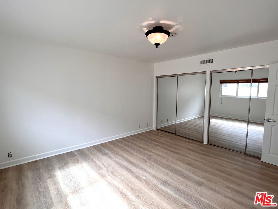 415 N Palm DR Unit: 301