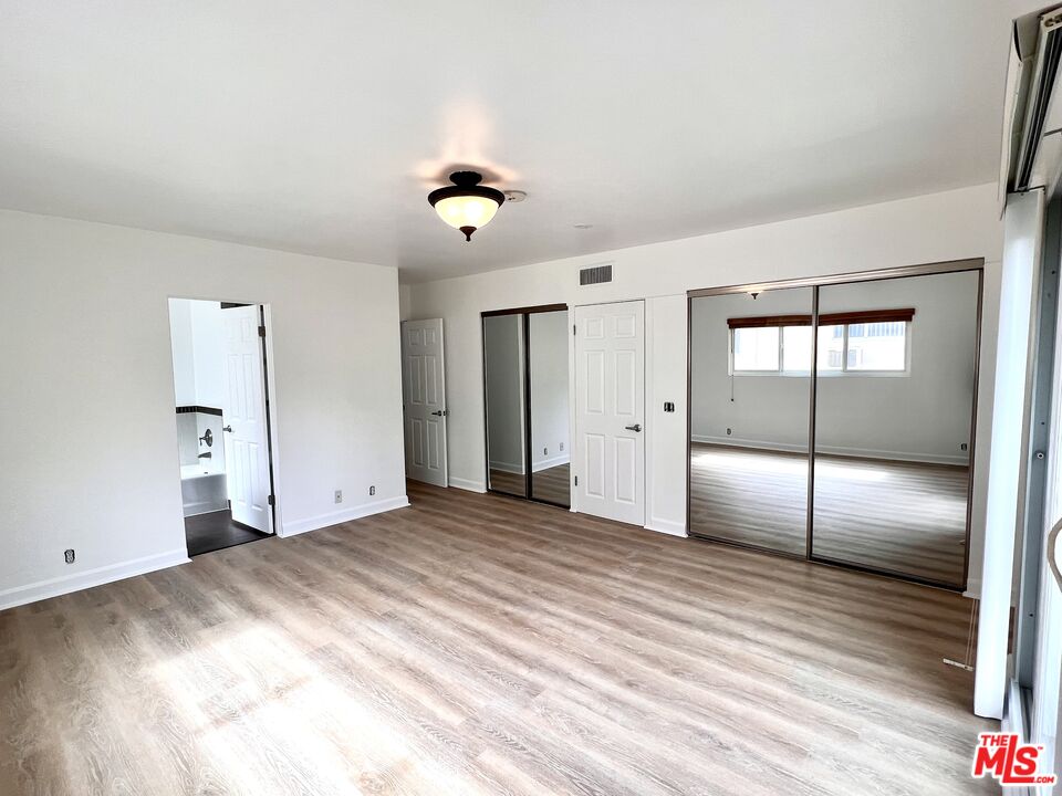 415 N Palm DR Unit: 301