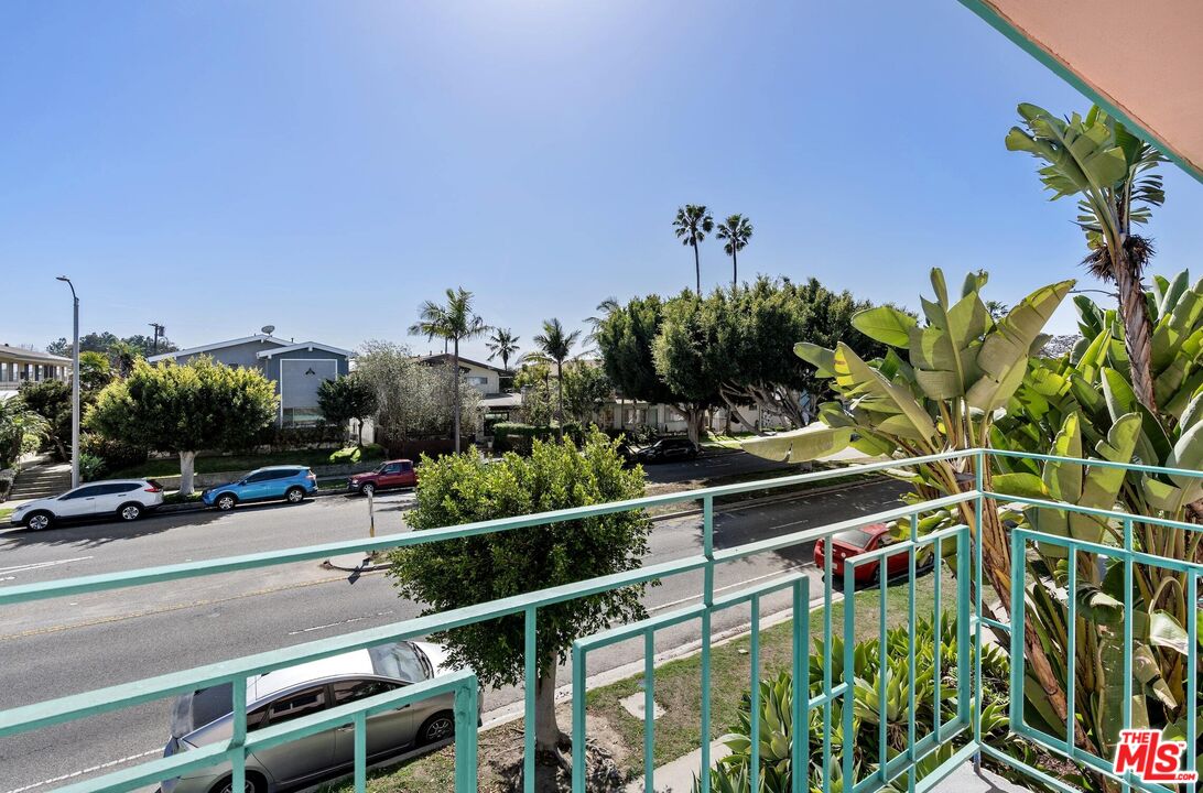 7825 W Manchester Ave Unit: 22