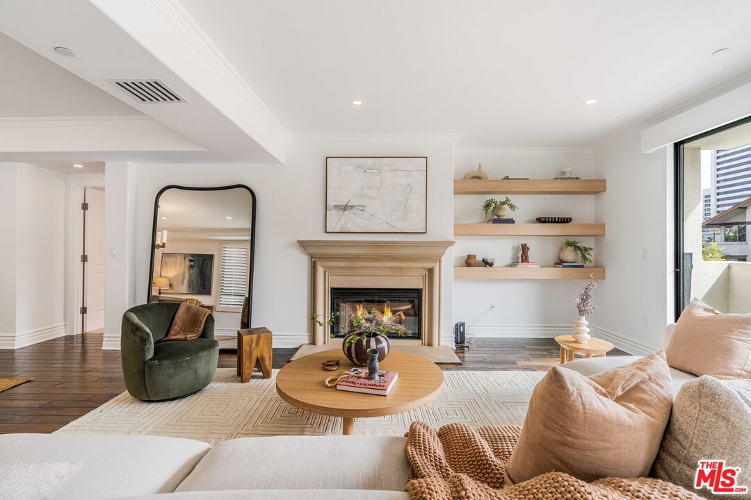 1530 Camden Ave Unit: 305