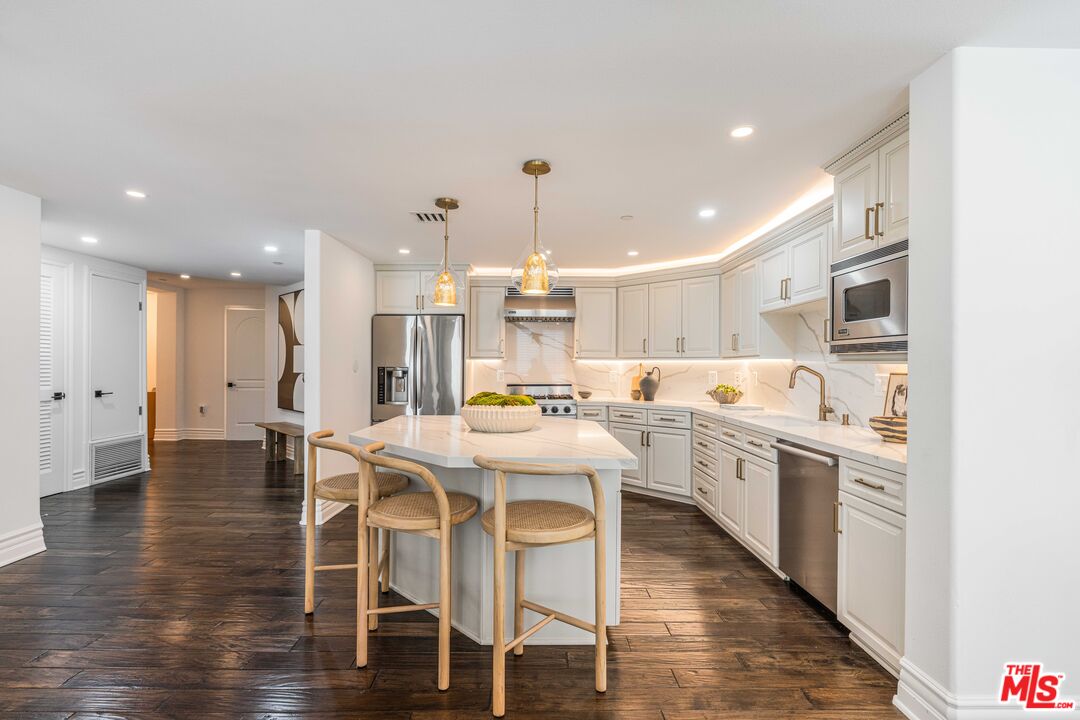 1530 Camden Ave Unit: 305