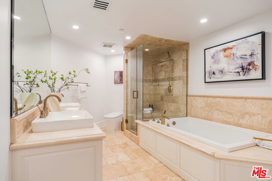 1530 Camden Ave Unit: 305