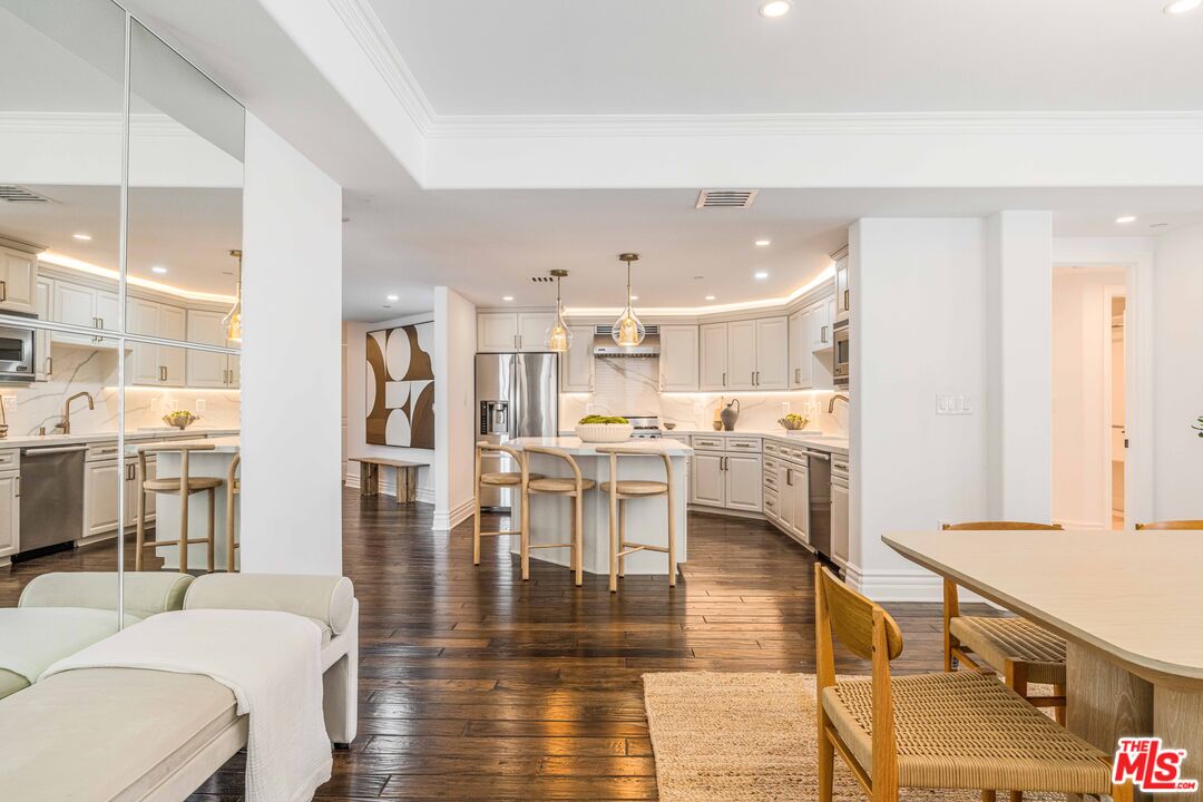 1530 Camden Ave Unit: 305
