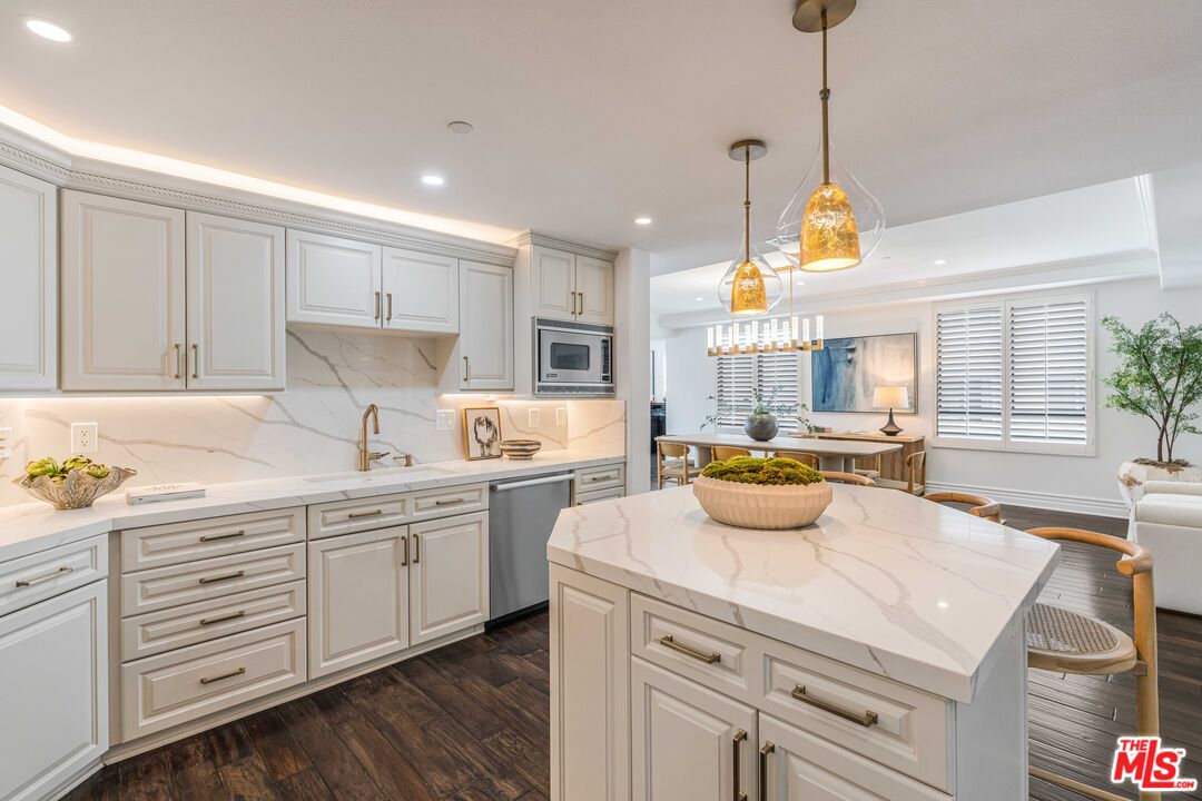 1530 Camden Ave Unit: 305