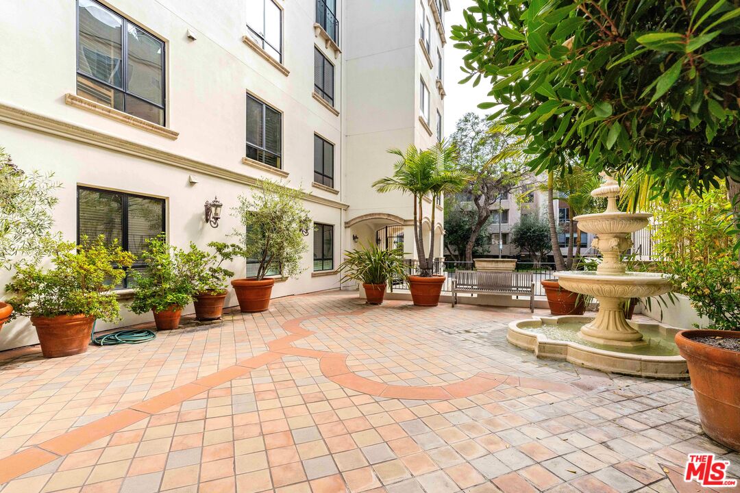 1530 Camden Ave Unit: 305