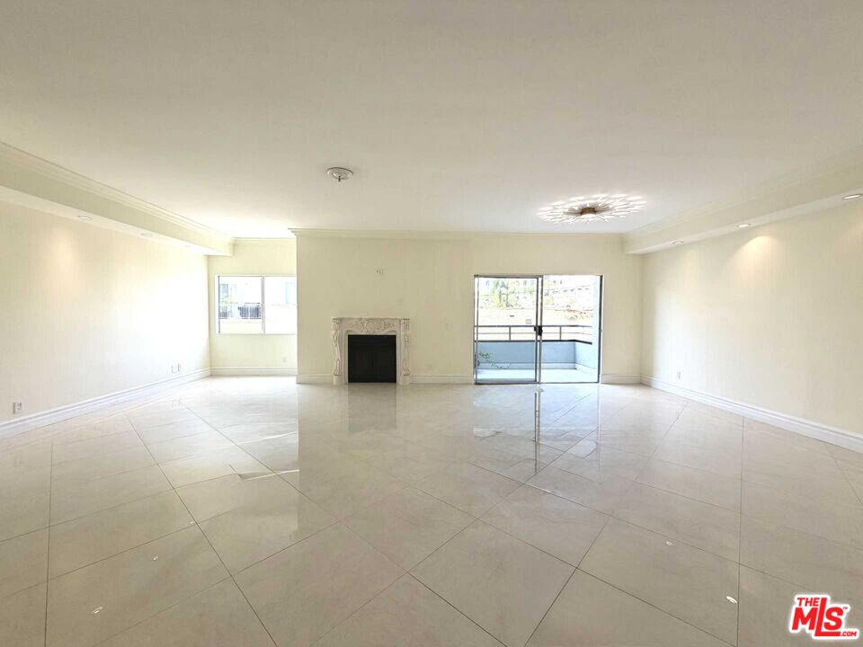 121 S Palm Dr Unit: 404