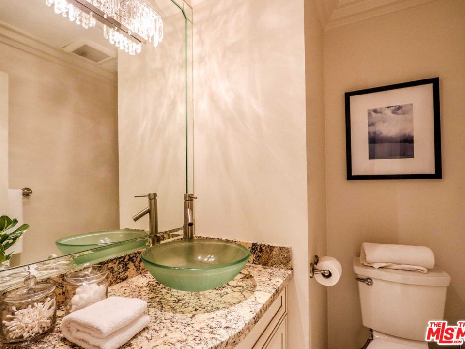 121 S Palm Dr Unit: 404