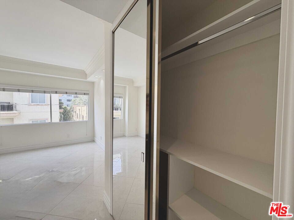 121 S Palm Dr Unit: 404