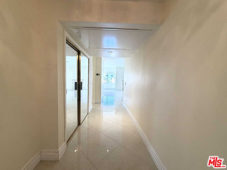 121 S Palm Dr Unit: 404