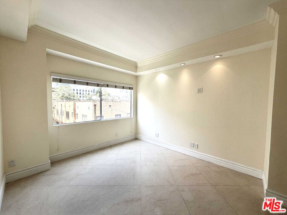 121 S Palm Dr Unit: 404