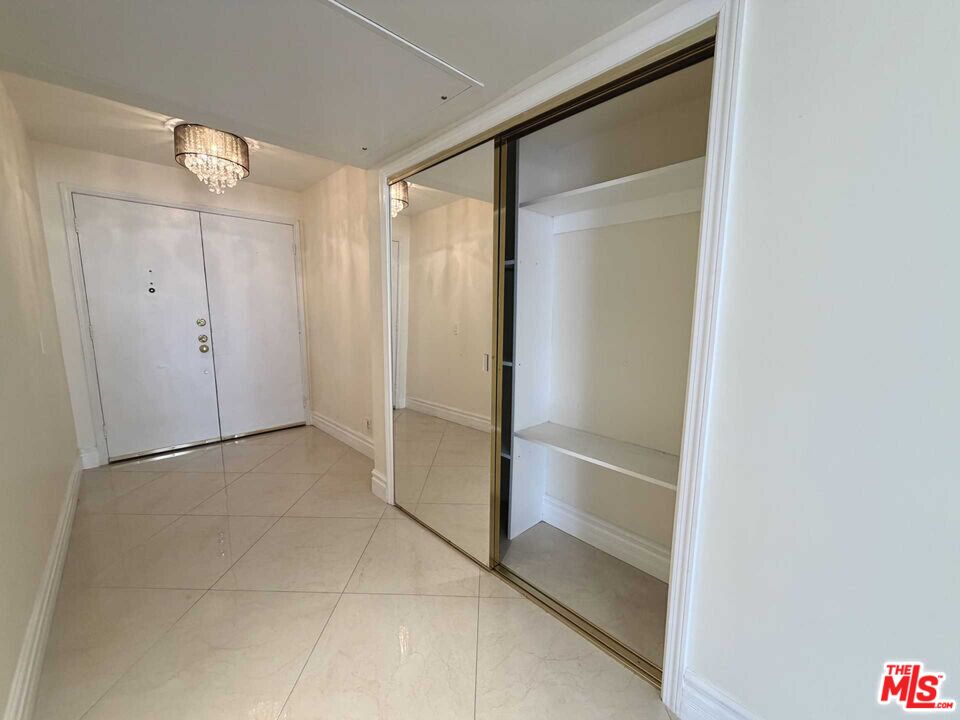 121 S Palm Dr Unit: 404