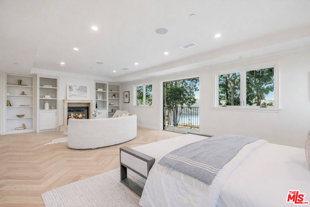 1900 Bel Air Rd