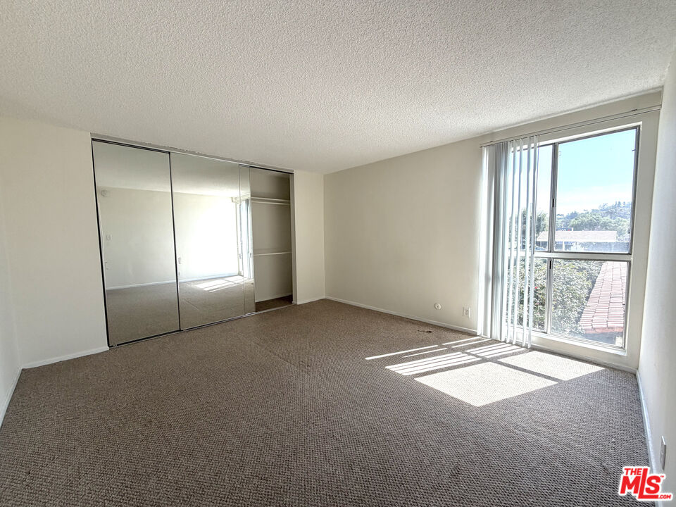 711 Orange Grove Ave Unit: 203