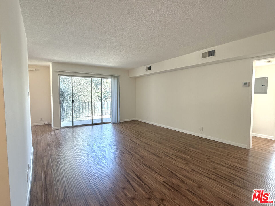 711 Orange Grove Ave Unit: 203