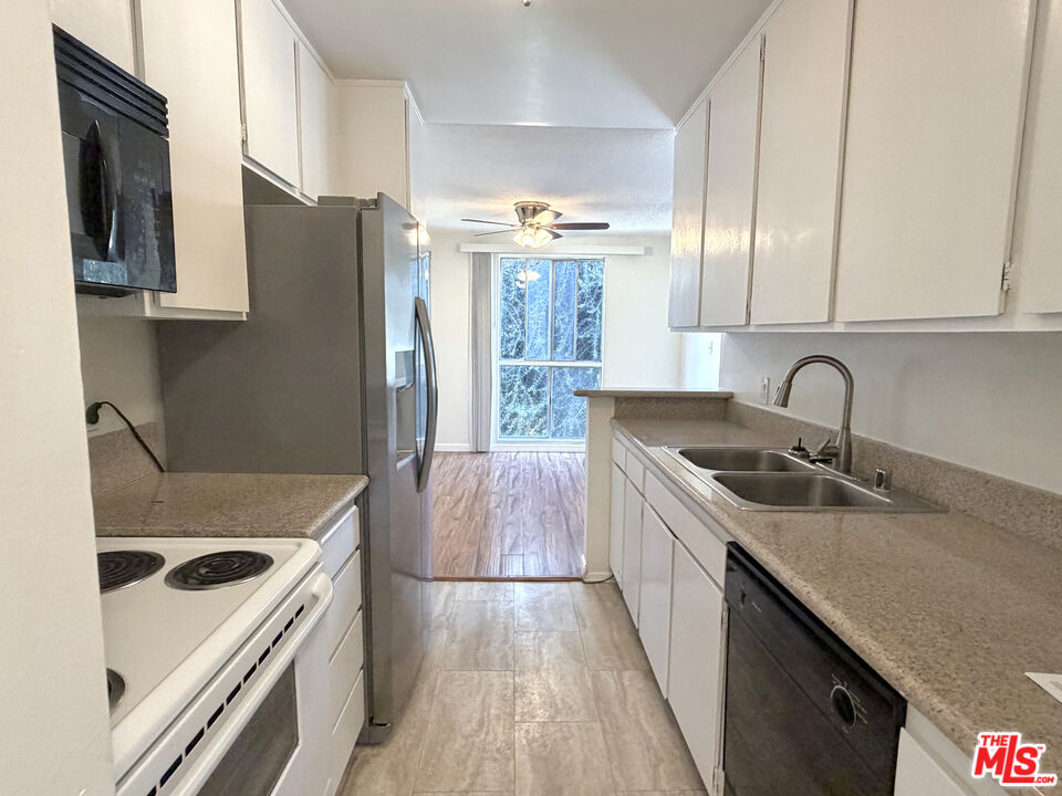 711 Orange Grove Ave Unit: 203