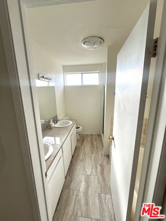 711 Orange Grove Ave Unit: 203