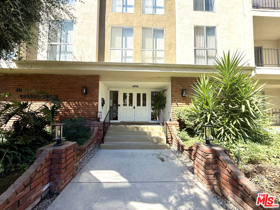 711 Orange Grove Ave Unit: 301