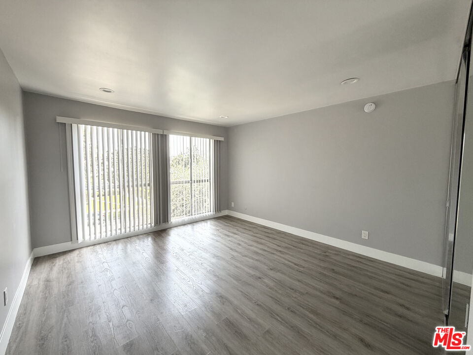 711 Orange Grove Ave Unit: 301