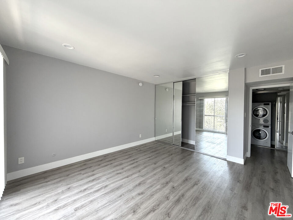 711 Orange Grove Ave Unit: 301