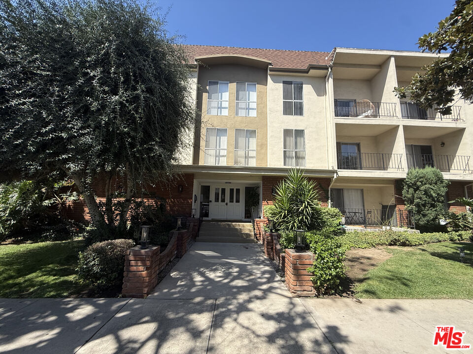 711 Orange Grove Ave Unit: 301