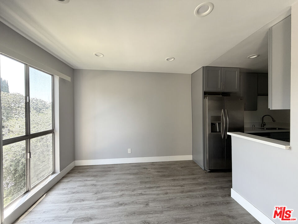 711 Orange Grove Ave Unit: 301