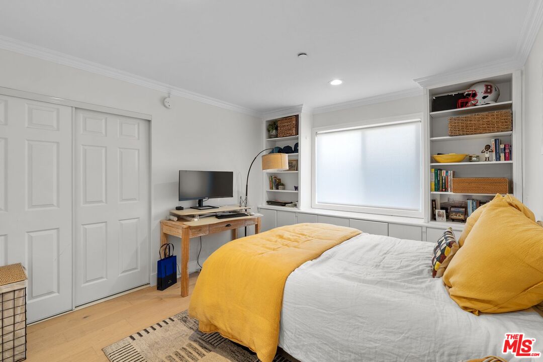 11842 Darlington Ave Unit: 201