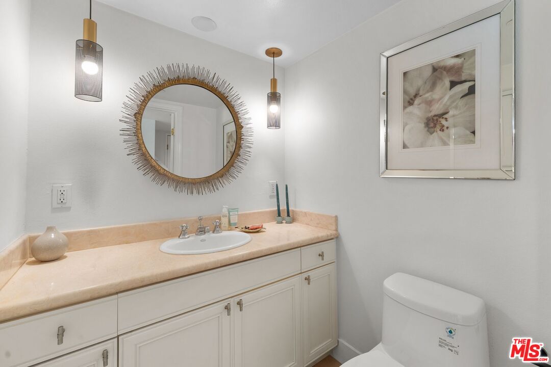 11842 Darlington Ave Unit: 201