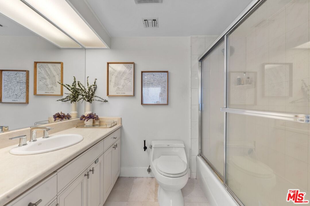 11842 Darlington Ave Unit: 201