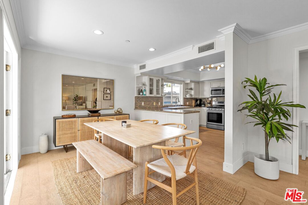 11842 Darlington Ave Unit: 201
