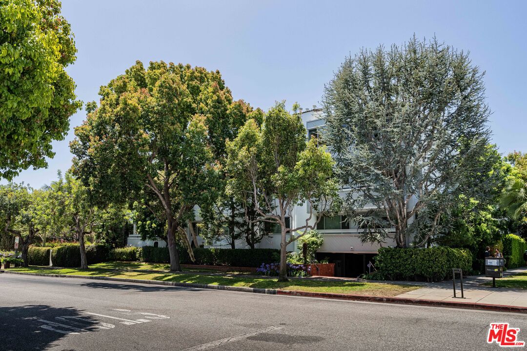 930 California Ave Unit: 201