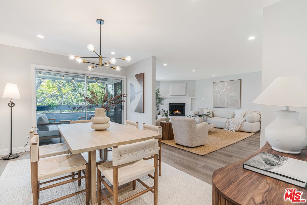 930 California Ave Unit: 201