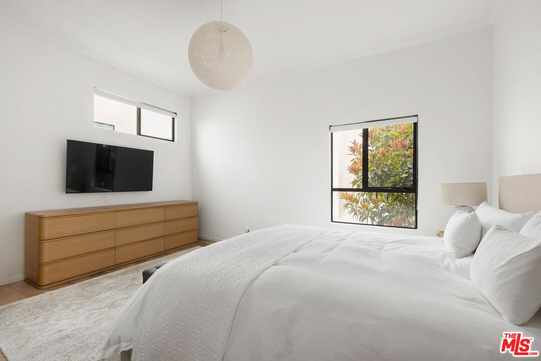 939 15th St Unit: 8