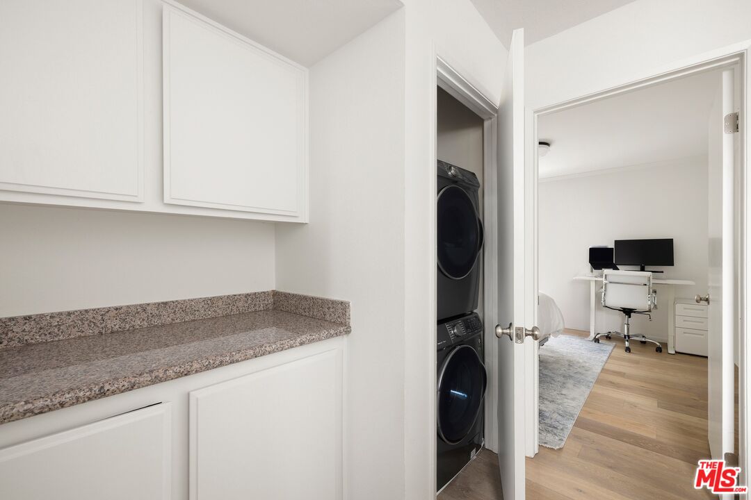 939 15th St Unit: 8