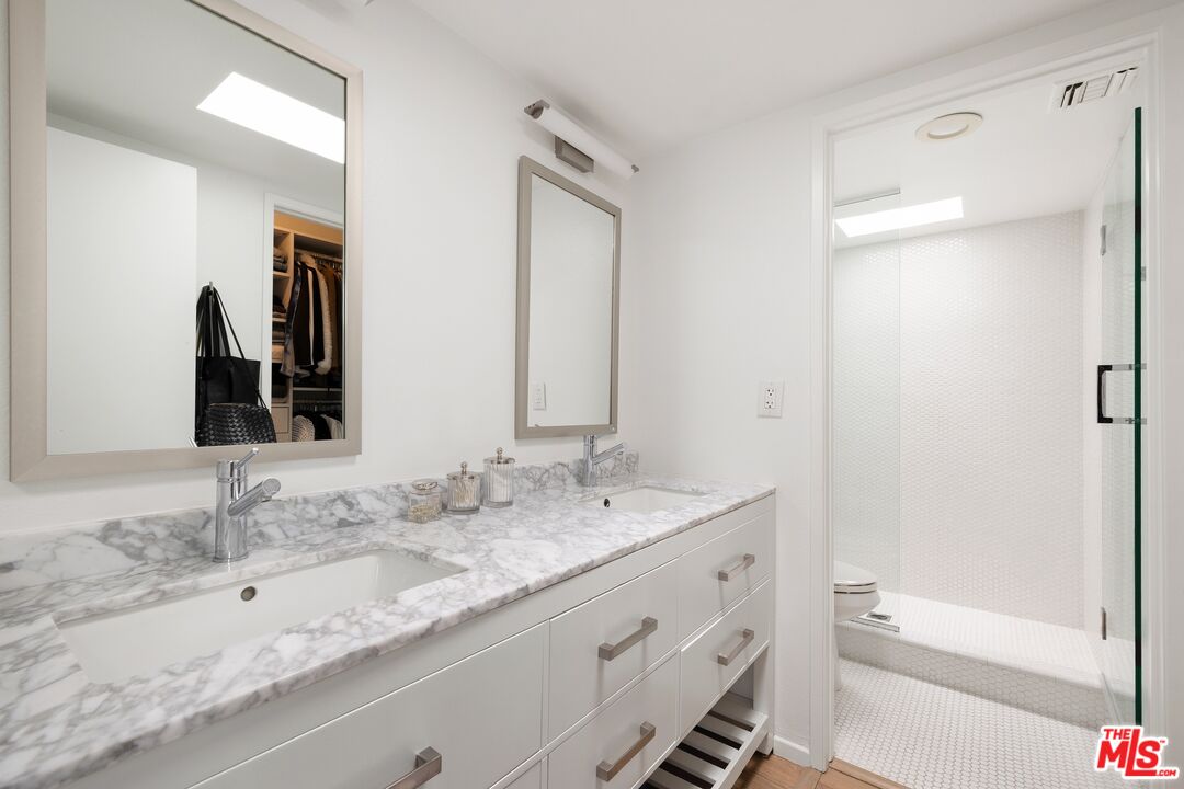 939 15th St Unit: 8