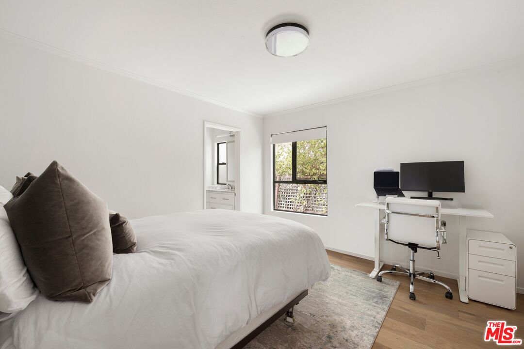 939 15th St Unit: 8
