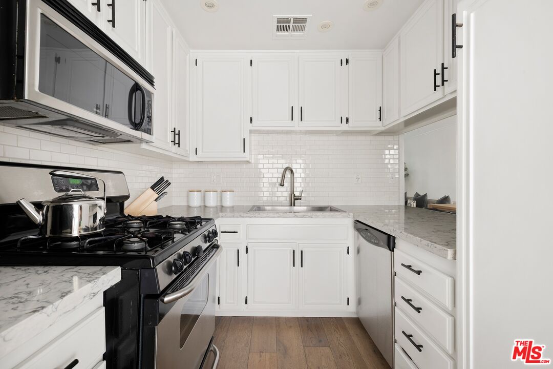 939 15th St Unit: 8