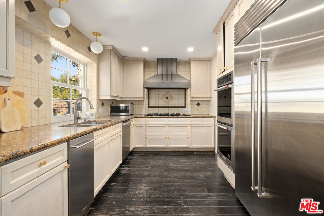 357 Crown Dr