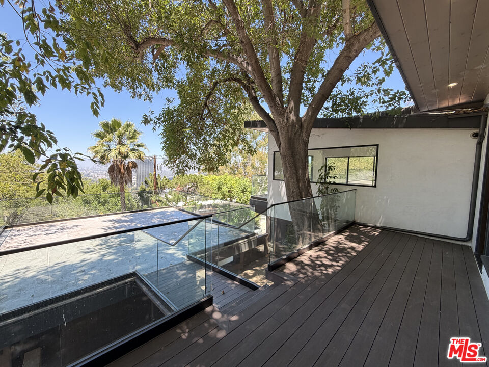 3565 Multiview Dr