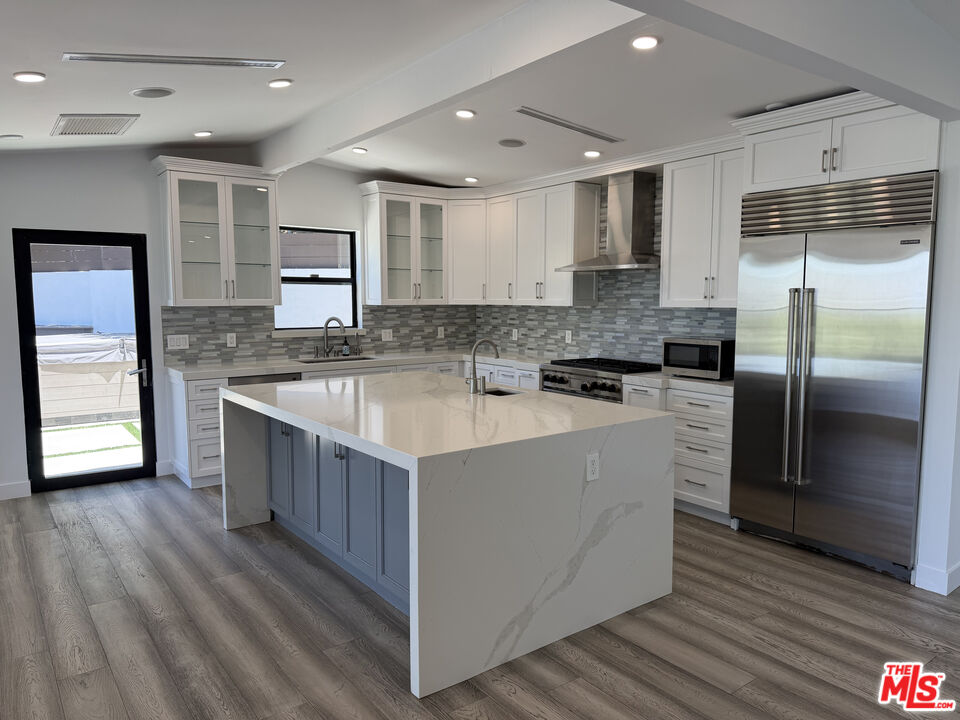 3565 Multiview Dr