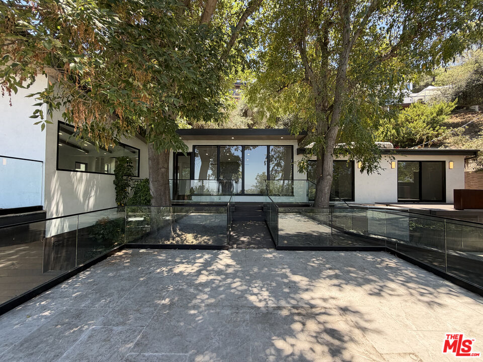 3565 Multiview Dr