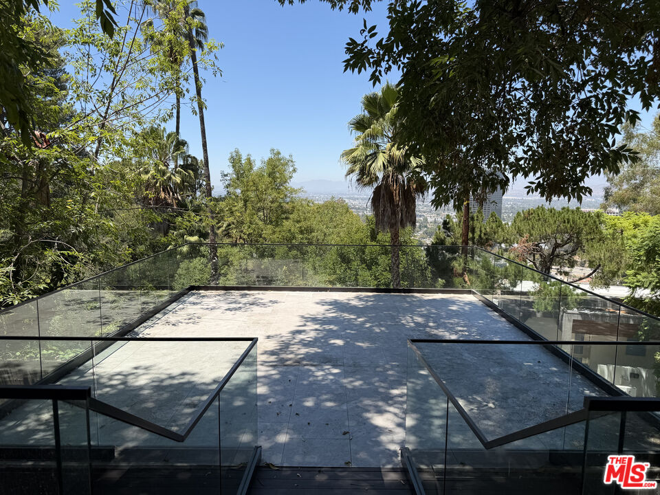 3565 Multiview Dr