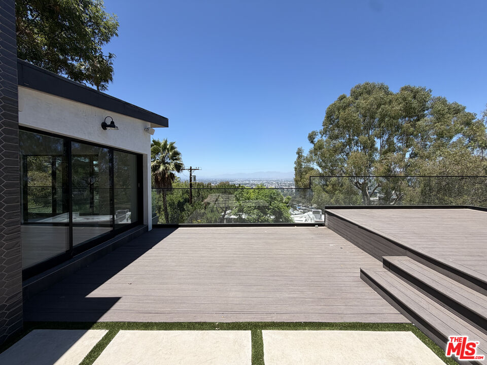 3565 Multiview Dr